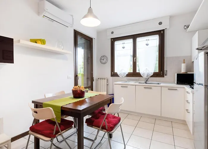 Guesthost - Nova Comfortable Apartament With Terrace